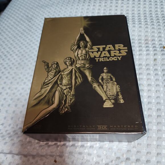 STAR WARS THE TRIOLOGY DVD SET - Picture 1 of 4